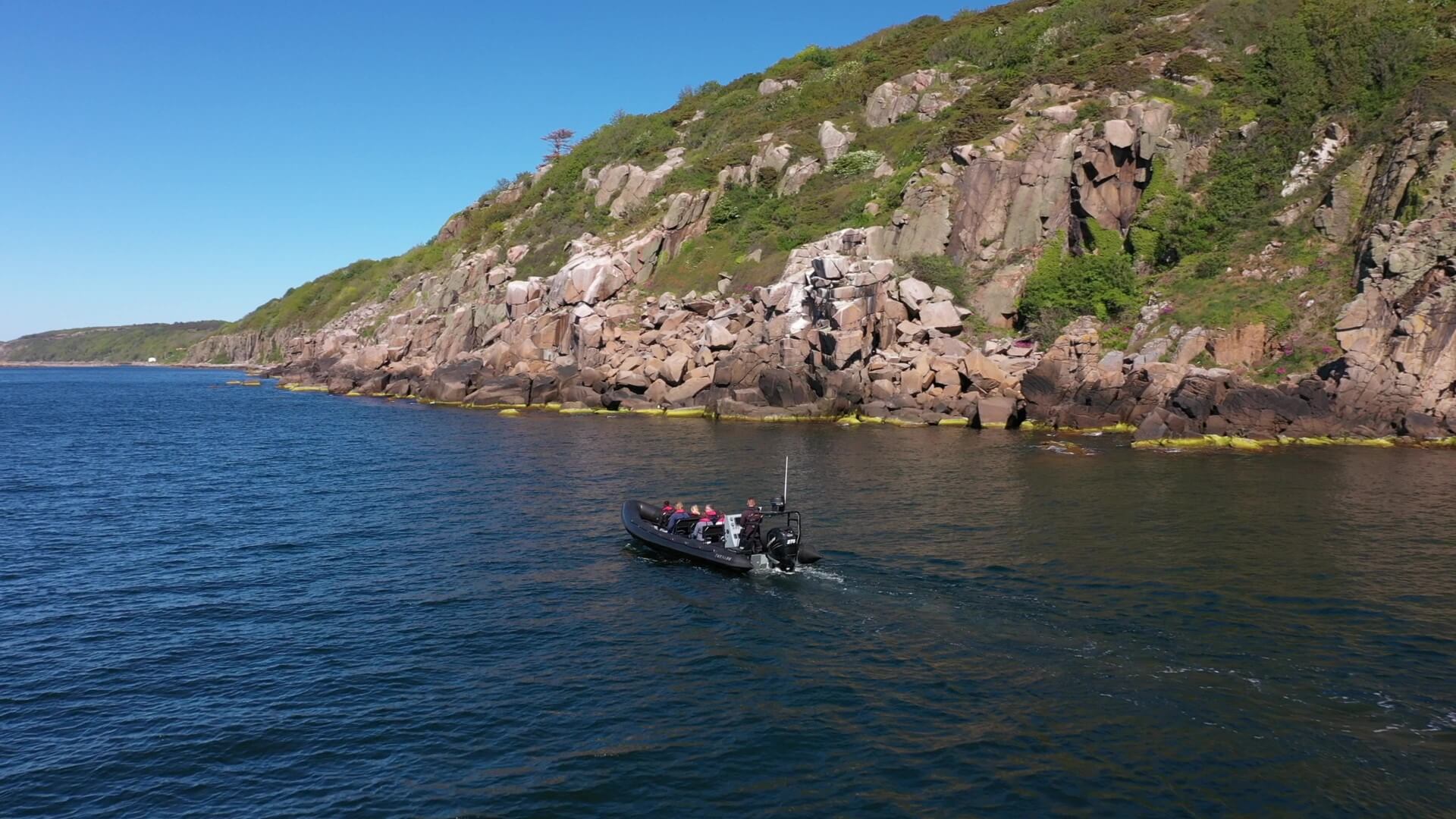 Sejlads lands de bornholmske klipper.